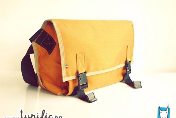 small messenger bag - padded and water resistant